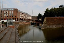 Duesseldorf Altstadt Alter Hafen 001