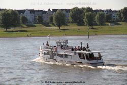 Duesseldorf Altstadt Rheinpromenade 014