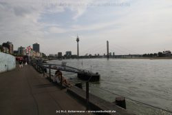 Duesseldorf Altstadt Rheinpromenade 031