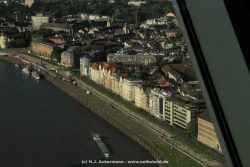 Duesseldorf Altstadt Rheinpromenade Von Oben 001