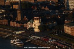 Duesseldorf Altstadt Rheinpromenade Von Oben 008