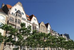 Duesseldorf Altstadt Rheinpromenade2 009