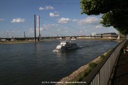 Duesseldorf Altstadt Rheinpromenade2 042