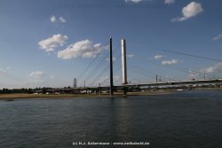 Duesseldorf Altstadt Rheinpromenade2 048