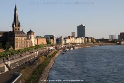 Duesseldorf Altstadt Rheinpromenade2 067