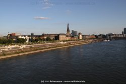 Duesseldorf Altstadt Rheinpromenade2 070