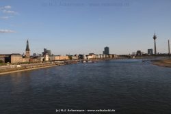 Duesseldorf Altstadt Rheinpromenade2 073