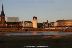 Duesseldorf Altstadt Rheinpromenade2 078