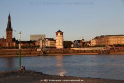Duesseldorf Altstadt Rheinpromenade2 079