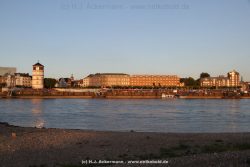 Duesseldorf Altstadt Rheinpromenade2 080