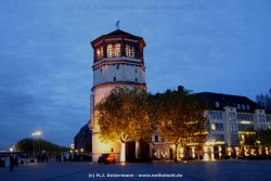 Duesseldorf Altstadt Schlossturm Abend 006