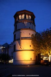 Duesseldorf Altstadt Schlossturm Abend 007