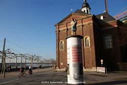 Duesseldorf Saeulenheilige Fremde 020