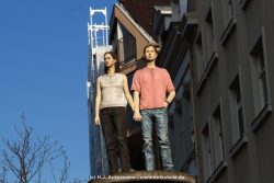 Duesseldorf Saeulenheilige Paar1 007