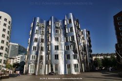 Gehry-Bauten-Medienhafen-2